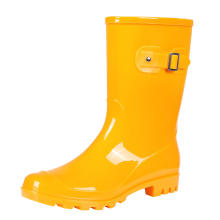 New Fashion Women&#39;s Bright Gold imperméable Bottes de pluie en caoutchouc Chaussures de jardin pour les jours de pluie